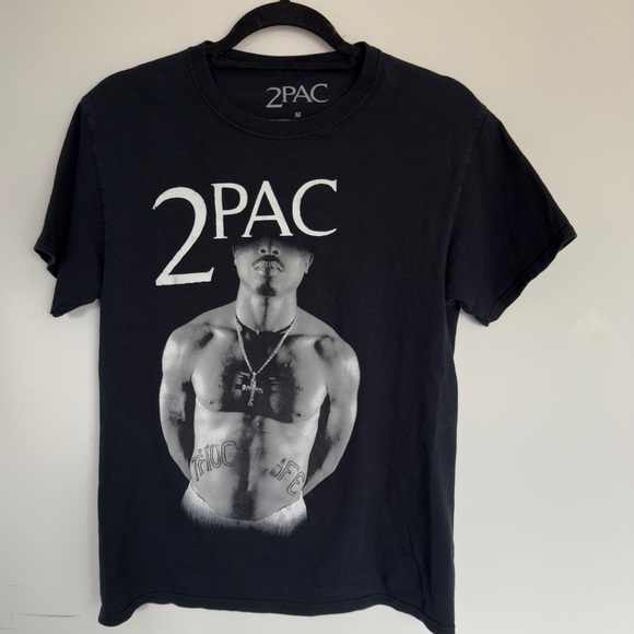 ⚪️ 2PAC Graphic Black T-Shirt - Picture 2 of 5